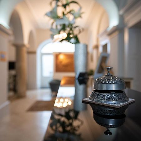 Atrium Rooms & Cafe Шопрон Экстерьер фото